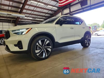 2023 VOLVO XC40 PLUS YV4L12UW3P2003927 - główne zdjęcie licytacji z USA - miniatura