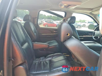 Zdjęcie 11 z 13 samochodu: 2008 GMC YUKON XL DENALI VIN:1GKFK66898J105831 - miniatura