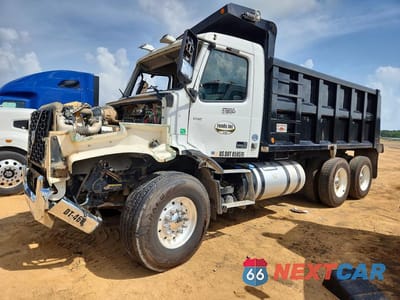 2022 VOLVO VHD DUMP TRUCK 4V5KC9EH6NN303099 - główne zdjęcie licytacji z USA - miniatura