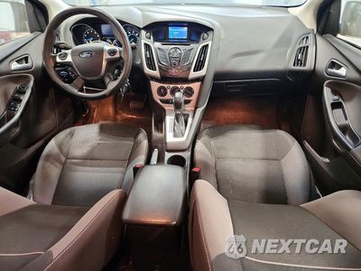 Zdjęcie 8 z 12 samochodu: 2014 FORD FOCUS SE VIN:1FADP3K2XEL296086 - miniatura