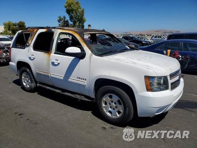 Czwarte zdjęcie samochodu z boku: 2013 CHEVROLET TAHOE C1500 LT VIN:1GNSCBE00DR237469 - miniatura