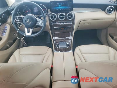 Zdjęcie 8 z 14 samochodu: 2021 MERCEDES-BENZ GLC 300 VIN:W1N0G8DB7MV283455 - miniatura