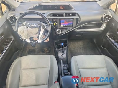 Zdjęcie 8 z 12 samochodu: 2015 TOYOTA PRIUS C FOUR VIN:JTDKDTB3XF1090590 - miniatura