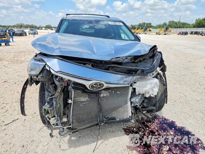 Piąte zdjęcie samochodu w środku: 2021 TOYOTA HIGHLANDER XLE VIN:5TDHZRAH3MS058821 - miniatura