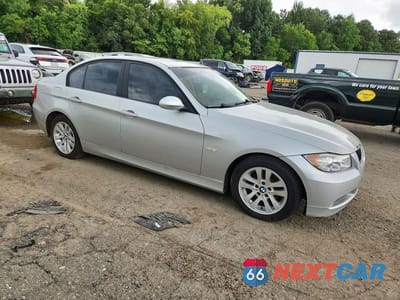 Czwarte zdjęcie samochodu z boku: 2006 BMW 325 I VIN:WBAVB135X6PT19190 - miniatura