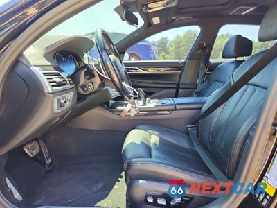 Zdjęcie 7 z 12 samochodu: 2019 BMW 740 XI VIN:WBA7E4C57KGV70292 - miniatura