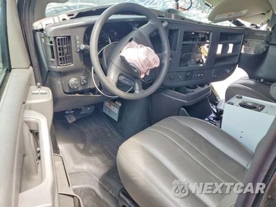 Zdjęcie 8 z 14 samochodu: 2024 CHEVROLET EXPRESS G2500 VIN:1GCWGAFP4R1261221 - miniatura