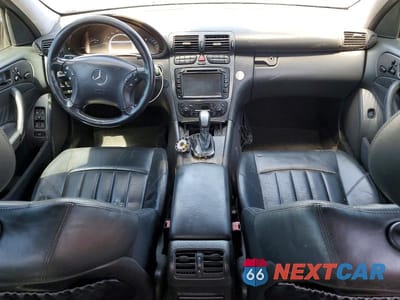 Zdjęcie 8 z 12 samochodu: 2003 MERCEDES-BENZ C 32 AMG KOMPRESSOR VIN:WDBRF65J13F411496 - miniatura