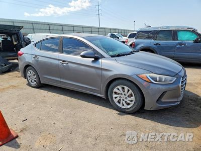 Czwarte zdjęcie samochodu z boku: 2018 HYUNDAI ELANTRA SE VIN:5NPD74LFXJH347764 - miniatura