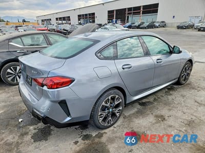 Trzecie zdjęcie samochodu z tyłu: 2026 BMW 228 VIN:WBA83GG05T7T12235 - miniatura