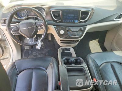 Zdjęcie 8 z 11 samochodu: 2017 CHRYSLER PACIFICA TOURING L VIN:2C4RC1BG9HR656794 - miniatura