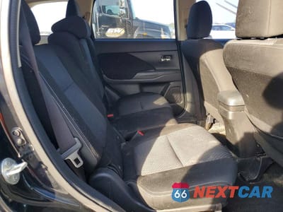 Zdjęcie 11 z 13 samochodu: 2016 MITSUBISHI OUTLANDER ES VIN:JA4AD2A3XGZ025789 - miniatura