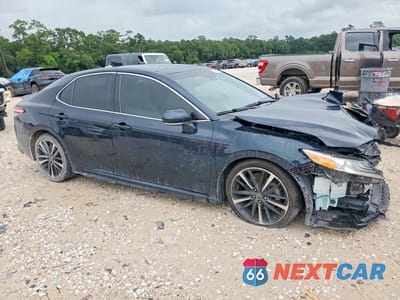 Czwarte zdjęcie samochodu z boku: 2020 TOYOTA CAMRY XSE VIN:4T1K61AK3LU909260 - miniatura