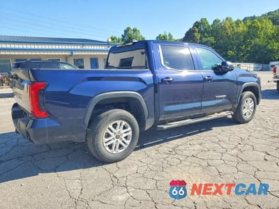 Trzecie zdjęcie samochodu z tyłu: 2024 TOYOTA TUNDRA SR5 VIN:5TFLA5DB7RX160528 - miniatura
