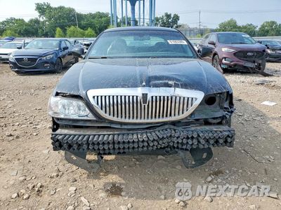 Piąte zdjęcie samochodu w środku: 2007 LINCOLN TOWN CAR SIGNATURE VIN:1LNHM81W67Y624188 - miniatura