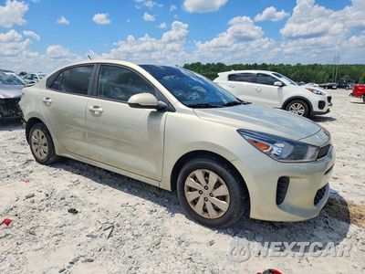 Czwarte zdjęcie samochodu z boku: 2018 KIA RIO S VIN:3KPA24AB7JE058959 - miniatura