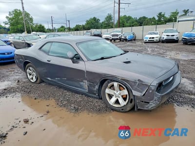 Czwarte zdjęcie samochodu z boku: 2013 DODGE CHALLENGER SXT VIN:2C3CDYAG7DH566478 - miniatura
