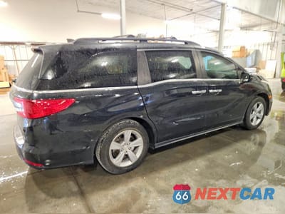 Trzecie zdjęcie samochodu z tyłu: 2018 HONDA ODYSSEY EXL VIN:5FNRL6H77JB032241 - miniatura