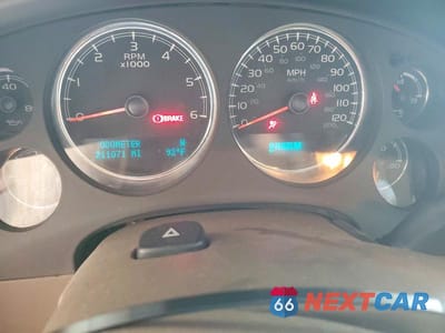 Zdjęcie 9 z 14 samochodu: 2014 CHEVROLET SUBURBAN C1500 LT VIN:1GNSCJE09ER166753 - miniatura