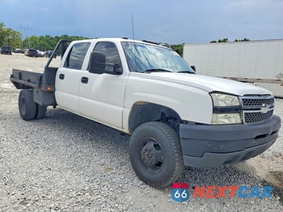 Czwarte zdjęcie samochodu z boku: 2004 CHEVROLET SILVERADO K3500 VIN:1GCJK33284F223001 - miniatura