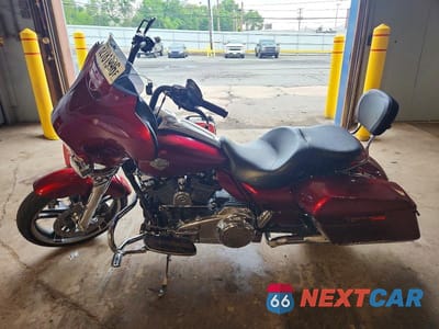 Trzecie zdjęcie samochodu z tyłu: 2017 HARLEY-DAVIDSON FLHX STREET GLIDE VIN:1HD1KBC16HB629968 - miniatura