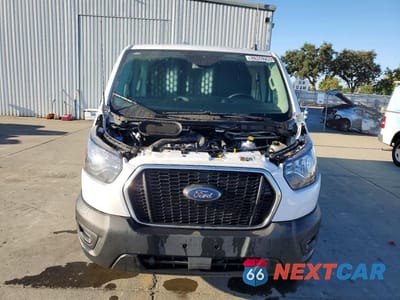 Piąte zdjęcie samochodu w środku: 2025 FORD TRANSIT T-250 VIN:1FTBR1Y8XSKA46005 - miniatura