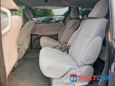 Zdjęcie 11 z 13 samochodu: 2020 TOYOTA SIENNA LE VIN:5TDKZ3DC5LS029080 - miniatura