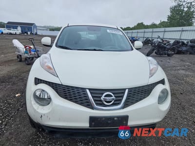 Piąte zdjęcie samochodu w środku: 2014 NISSAN JUKE S VIN:JN8AF5MV4ET363675 - miniatura