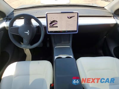 Zdjęcie 8 z 13 samochodu: 2024 TESLA MODEL Y VIN:7SAYGDEE5RF151198 - miniatura