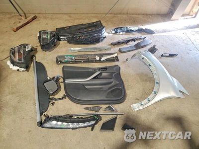 Zdjęcie 13 z 14 samochodu: 2022 MITSUBISHI ECLIPSE CROSS LE VIN:JA4ATVAA7NZ054571 - miniatura