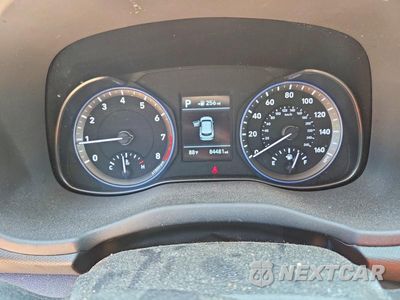 Zdjęcie 9 z 12 samochodu: 2018 HYUNDAI KONA SE VIN:KM8K12AA4JU140437 - miniatura