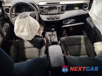 Zdjęcie 8 z 13 samochodu: 2017 TOYOTA RAV4 LE VIN:JTMBFREV2HJ135485 - miniatura