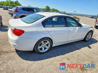 Trzecie zdjęcie samochodu z tyłu: 2014 BMW 328 XI SULEV VIN:WBA3B5G58ENS09760 - miniatura