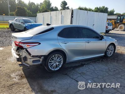 Trzecie zdjęcie samochodu z tyłu: 2018 TOYOTA CAMRY XLE VIN:4T1B11HK6JU035620 - miniatura