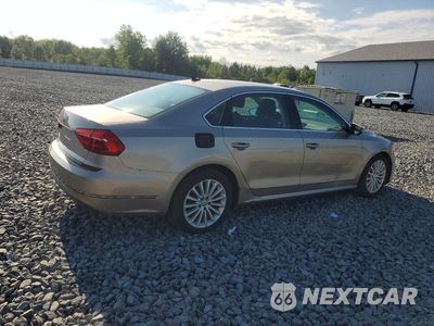 Trzecie zdjęcie samochodu z tyłu: 2016 VOLKSWAGEN PASSAT SE VIN:1VWBT7A35GC015357 - miniatura