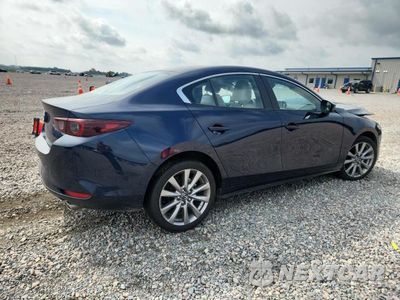 Trzecie zdjęcie samochodu z tyłu: 2026 MAZDA 3 PREFERRED VIN:JM1BPACL0T1864657 - miniatura