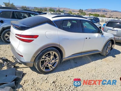 Trzecie zdjęcie samochodu z tyłu: 2023 GENESIS GV60 PERFORMANCE VIN:KMUKEDTB9PU003235 - miniatura