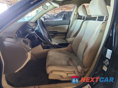 Zdjęcie 7 z 12 samochodu: 2009 HONDA ACCORD LX VIN:JHMCP26359C013262 - miniatura