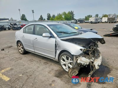 Czwarte zdjęcie samochodu z boku: 2008 MAZDA 3 I VIN:JM1BK32F781112788 - miniatura