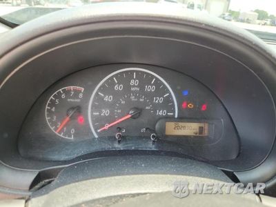 Zdjęcie 9 z 12 samochodu: 2018 NISSAN VERSA S VIN:3N1CN7AP3JL806960 - miniatura