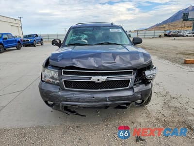 Piąte zdjęcie samochodu w środku: 2010 CHEVROLET SUBURBAN K1500 LT VIN:1GNUKJE39AR158121 - miniatura