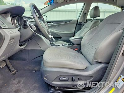 Zdjęcie 7 z 12 samochodu: 2011 HYUNDAI SONATA SE VIN:5NPEC4AC6BH240690 - miniatura