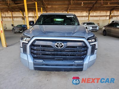 Piąte zdjęcie samochodu w środku: 2025 TOYOTA TUNDRA SR5 VIN:5TFLA5DB1SX248108 - miniatura