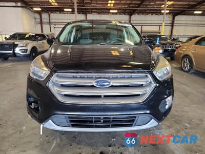 Piąte zdjęcie samochodu w środku: 2017 FORD ESCAPE SE VIN:1FMCU0GD3HUE64894 - miniatura