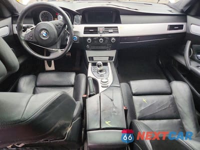 Zdjęcie 8 z 12 samochodu: 2008 BMW M5 VIN:WBSNB93558CX10140 - miniatura