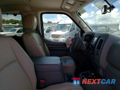 Zdjęcie 7 z 12 samochodu: 2017 NISSAN NV 3500 HD SL VIN:5BZAF0AA7HN851818 - miniatura