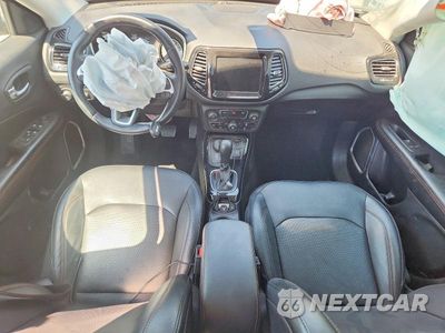 Zdjęcie 8 z 12 samochodu: 2020 JEEP COMPASS LIMITED VIN:3C4NJDCB0LT135378 - miniatura
