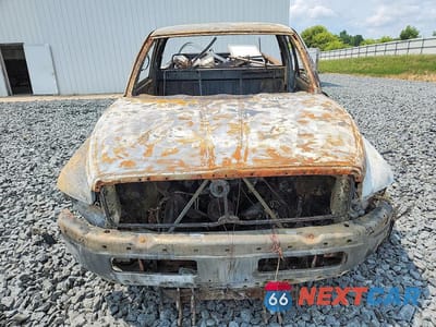 Piąte zdjęcie samochodu w środku: 2000 DODGE RAM 1500 VIN:1B7HF16Y9YS536448 - miniatura