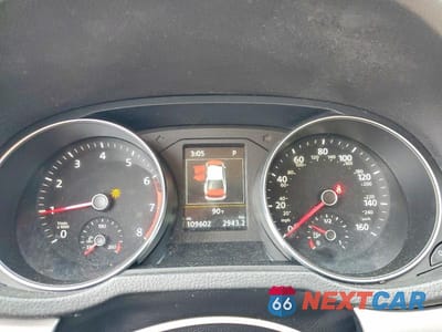 Zdjęcie 9 z 13 samochodu: 2019 VOLKSWAGEN PASSAT WOLFSBURG VIN:1VWLA7A32KC008076 - miniatura