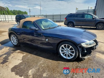 Czwarte zdjęcie samochodu z boku: 2006 BMW Z4 3.0 VIN:4USBU33596LW67771 - miniatura